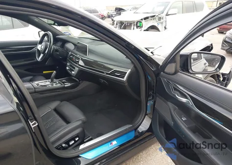 2022 BMW 750 I xDrive z USA, uszkodzony, nr VIN WBA7U2C01NCH71843